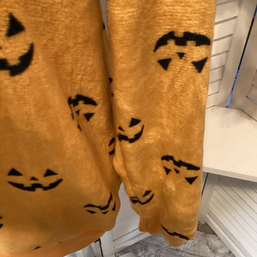 HALLOWEEN PUMPKIN SOFT PULLOVER SIZE LARGE 11/13 - Picture 2 of 7